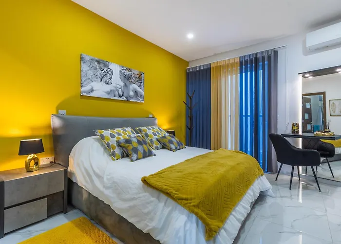 Urban Downtown Den In St Julians