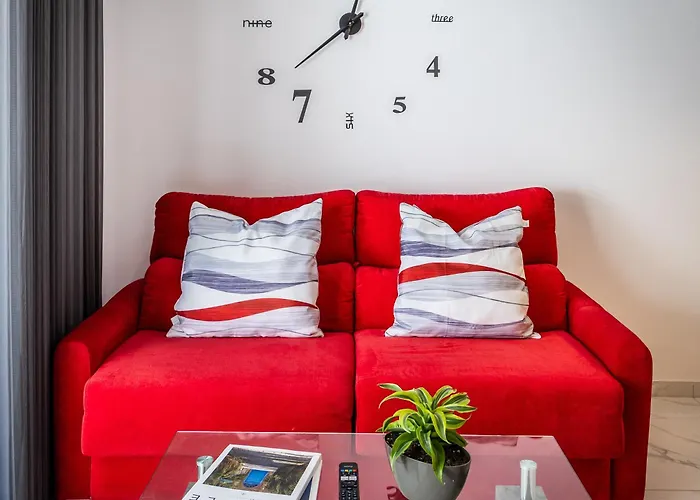 Urban Downtown Den In St Julians *