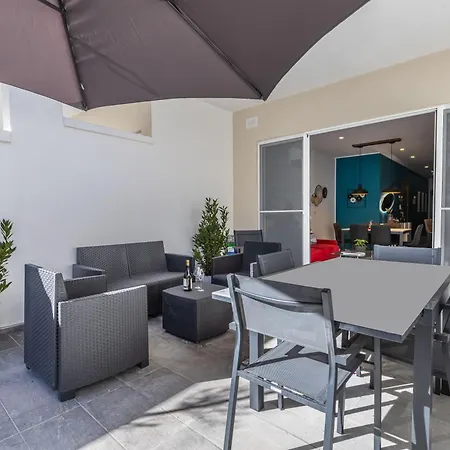 Urban Downtown Den In St Julians Apartment *
