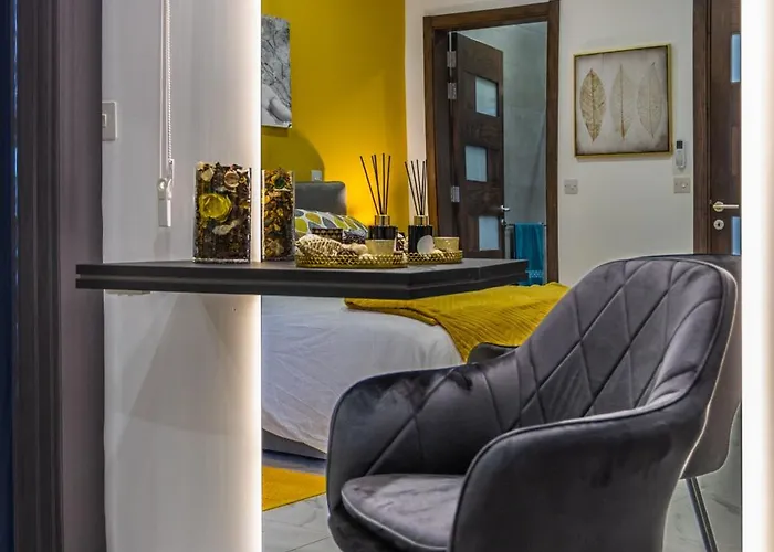 Daire Urban Downtown Den In St Julians Saint Julian's