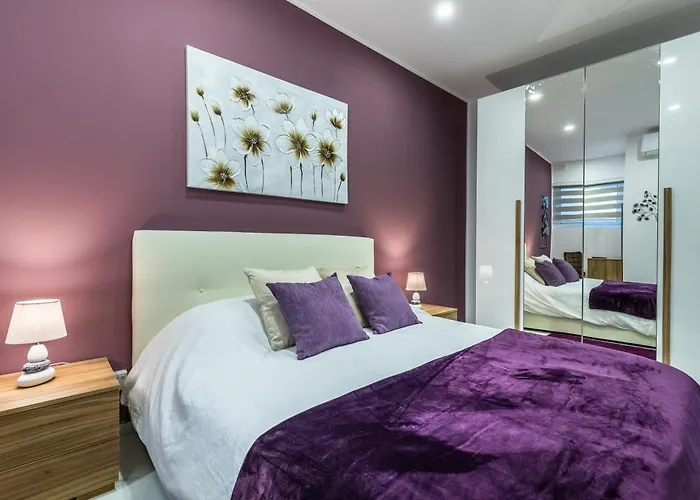 Urban Downtown Den In St Julians *