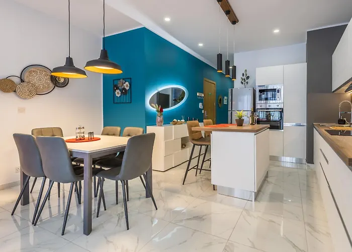 Urban Downtown Den In St Julians * Saint Julian's