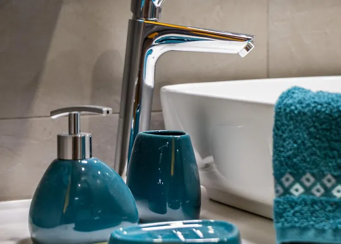 Urban Downtown Den In St Julians Daire *