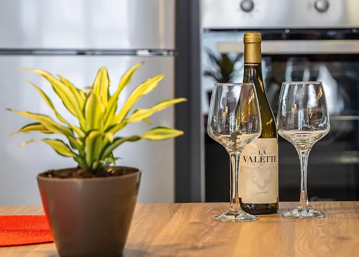 Urban Downtown Den In St Julians * Saint Julian's