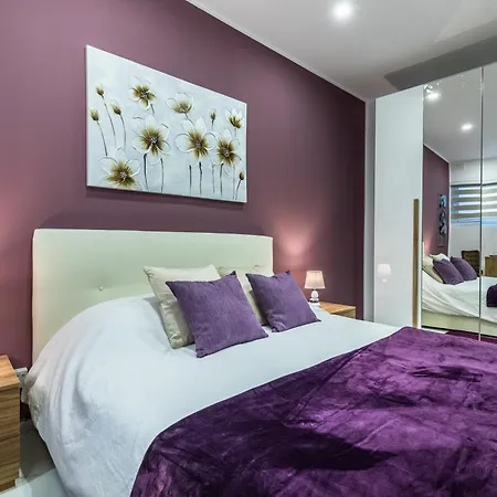 Urban Downtown Den In St Julians *