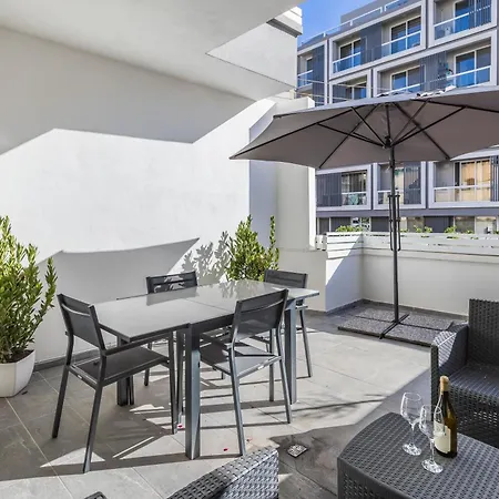 Urban Downtown Den In St Julians St. Julian's