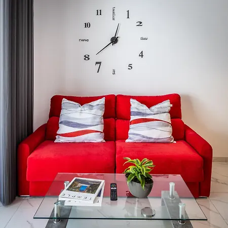 Urban Downtown Den In St Julians *